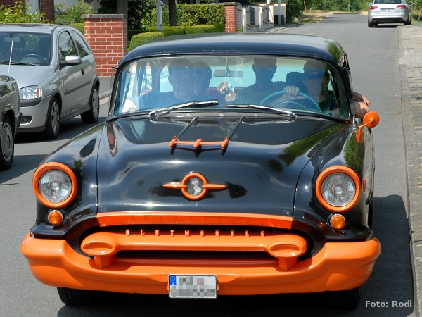 Mike und Oldsmobile, Foto: Rodi_3167_600x450 Mike und Oldsmobile, Foto: Rodi_3167_600x450